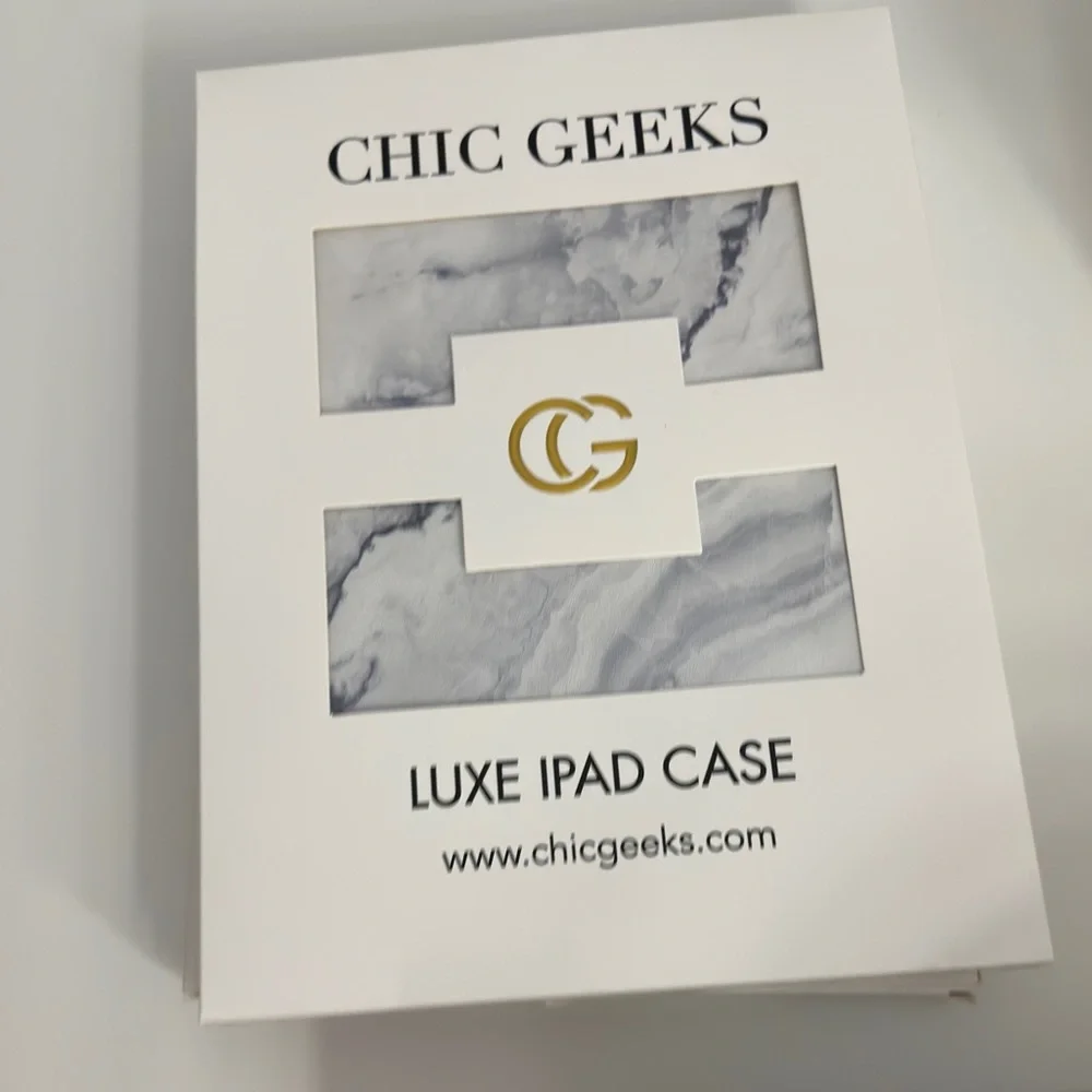 Chic Geeks Grey Marble IPAD Case